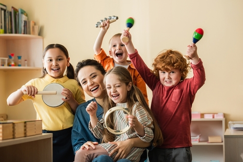 instrument de musique orienté un enfant de 3 ans