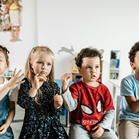 Chansons pour maternelle grande section : la sélection idéale pour l’éveil des enfants