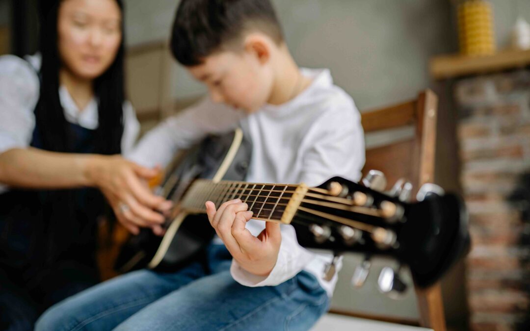apprendre la guitare à 3 ans